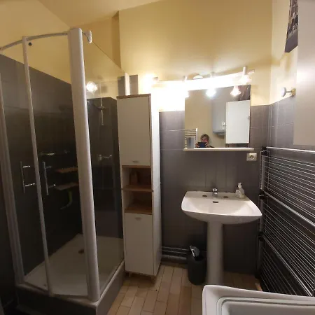 2 A 4 Personnes Avec Garage Prive Lejlighed